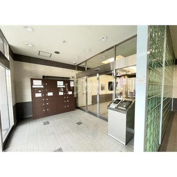 14/17 エントランス