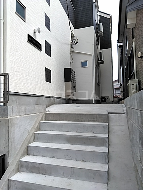 29/30 エントランス