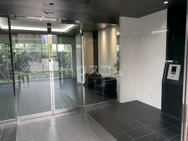 29/30 エントランス