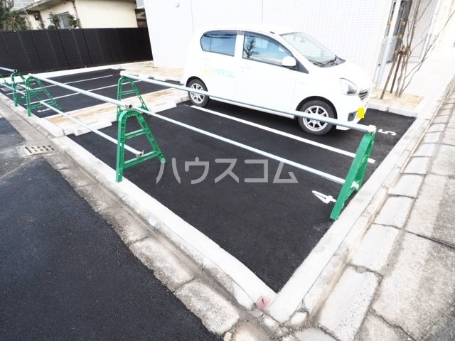 28/30 駐車場