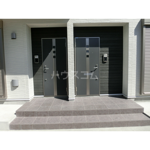 21/30 エントランス