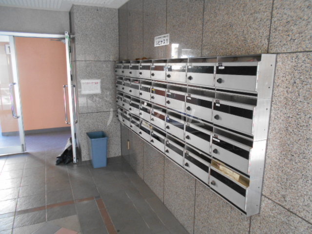 21/30 エントランス