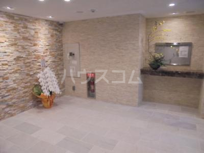 24/30 エントランス