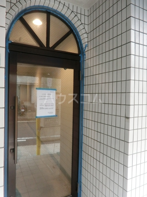 16/18 エントランス