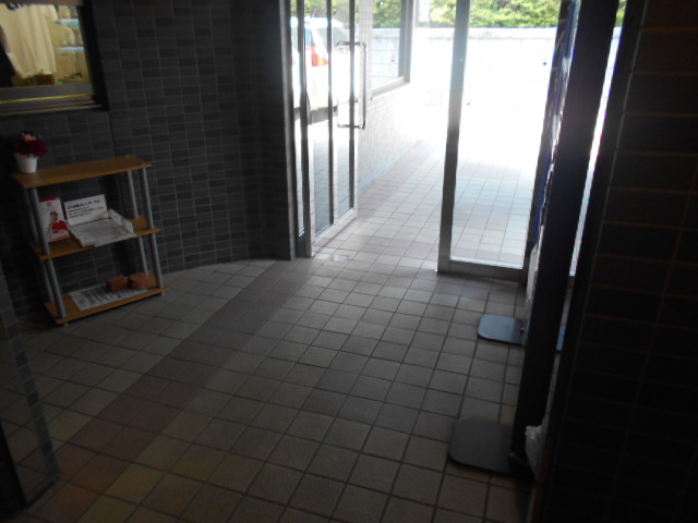 22/30 エントランス