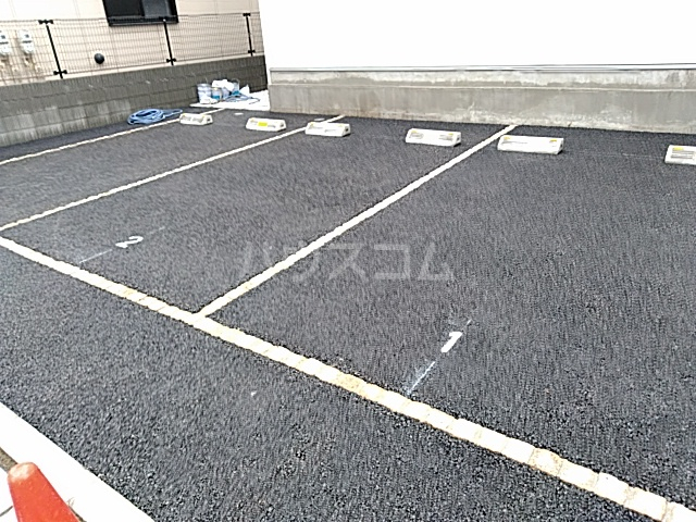 28/30 駐車場
