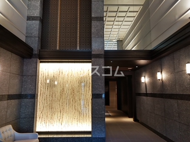 21/28 エントランス