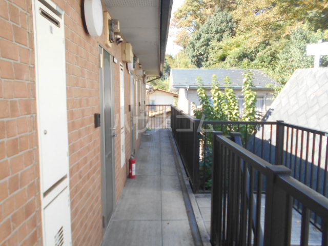 22/30 エントランス