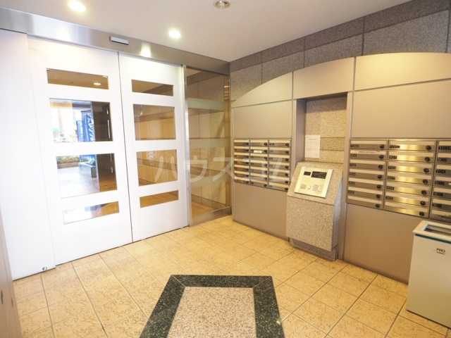 21/29 エントランス