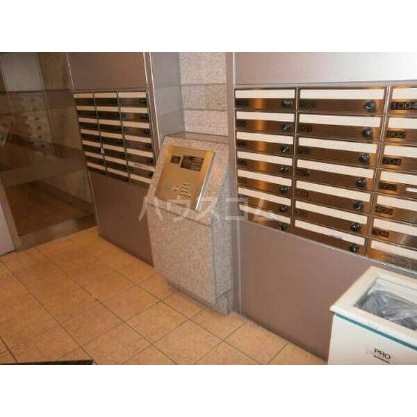 13/20 エントランス