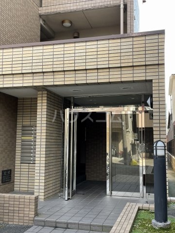 28/30 エントランス