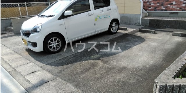 20/29 駐車場