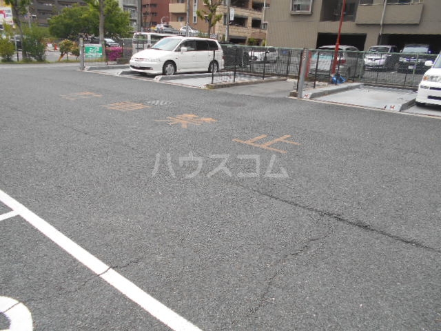 22/30 駐車場