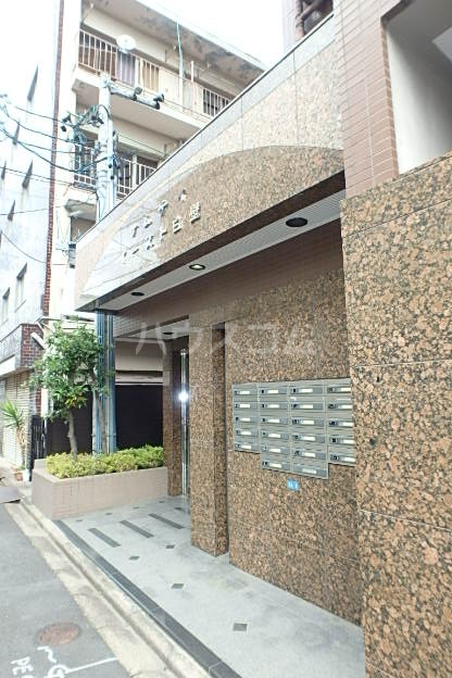 22/24 エントランス