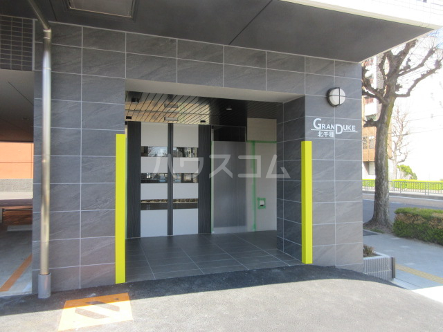 2/4 エントランス