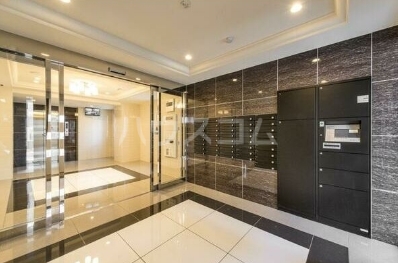 18/25 エントランス