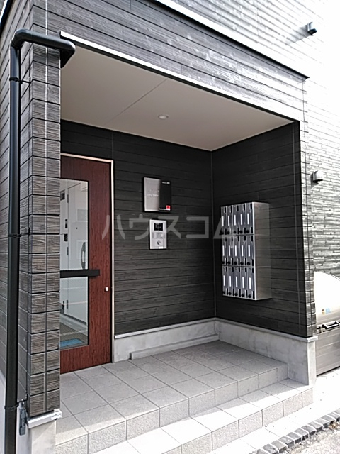 26/30 エントランス