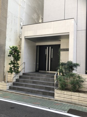 17/23 エントランス