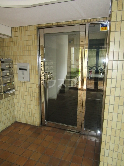 3/7 エントランス