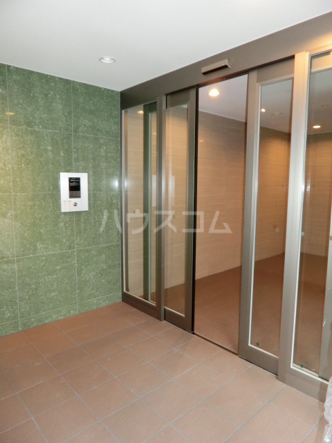 21/29 エントランス