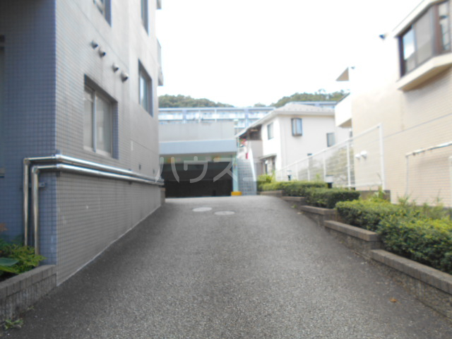 22/28 駐車場