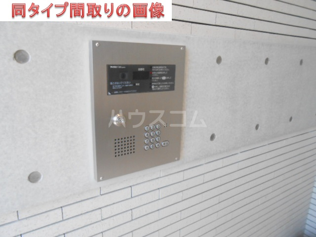 18/25 エントランス