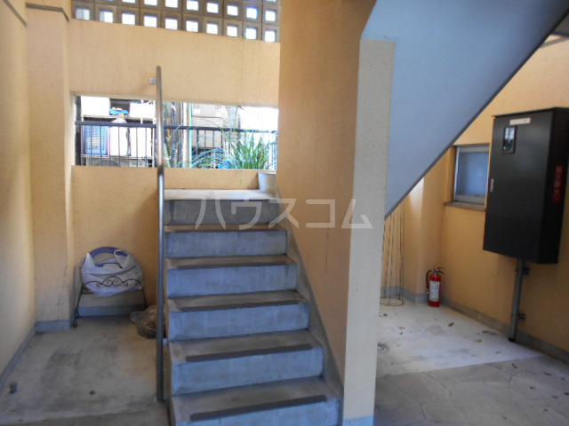 22/30 エントランス