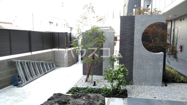 21/29 エントランス