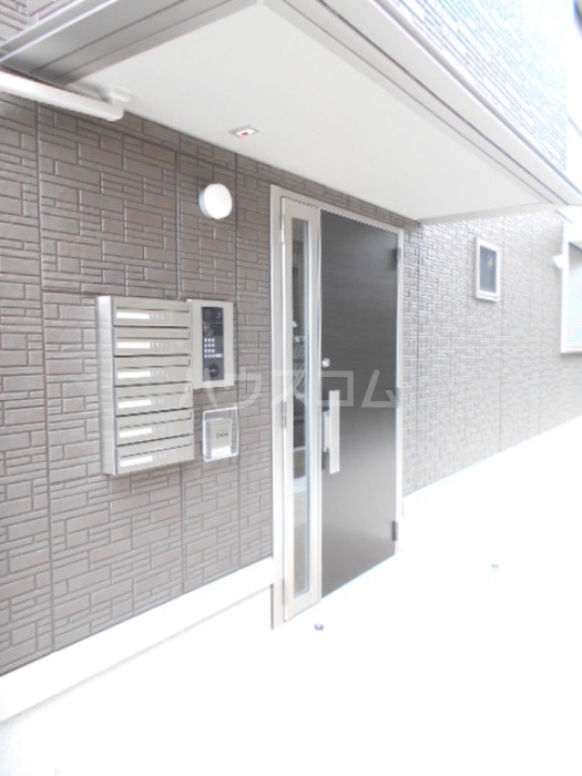 26/30 エントランス