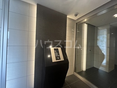 25/30 エントランス