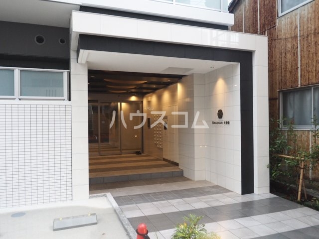 17/25 エントランス