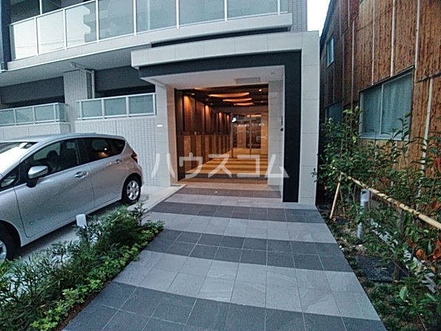 26/30 エントランス