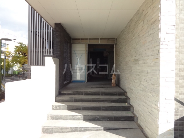 22/30 エントランス