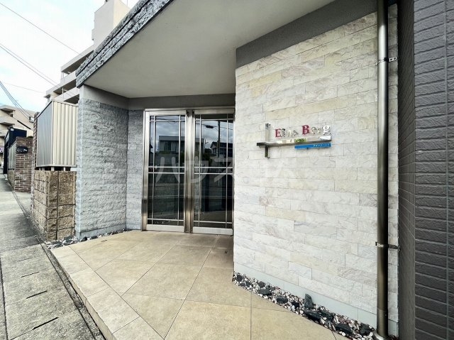 28/30 エントランス