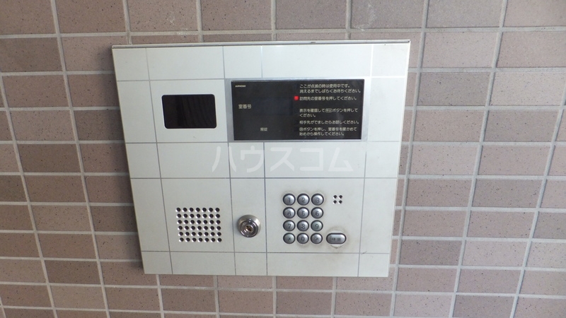 14/25 エントランス