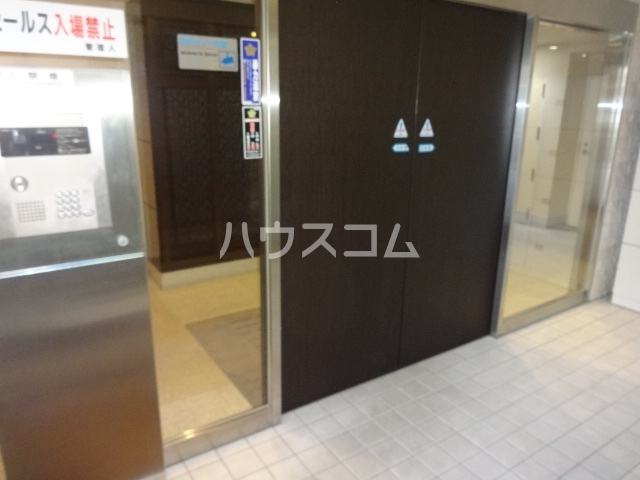 14/20 エントランス