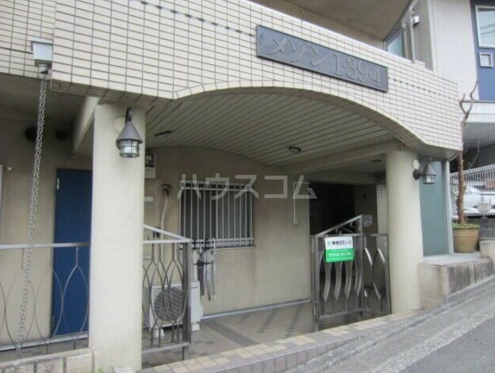 16/23 エントランス