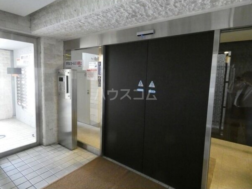 22/30 エントランス