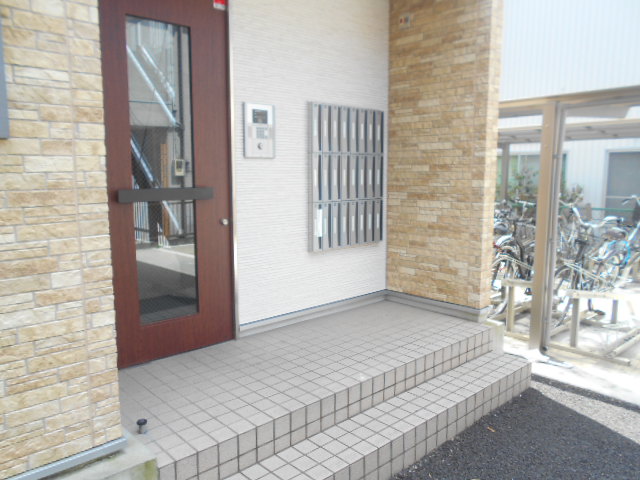 22/30 エントランス