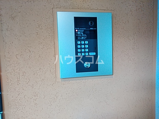 27/30 エントランス