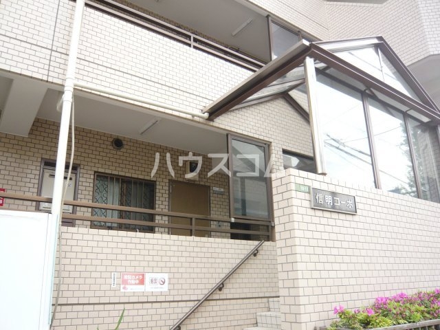 24/30 エントランス