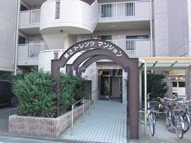 21/26 エントランス