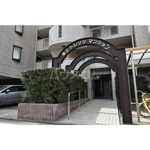 13/19 エントランス