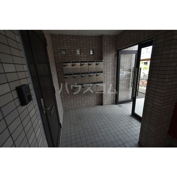 14/19 エントランス