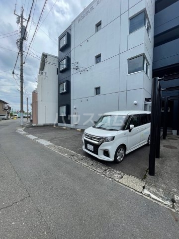 22/30 駐車場