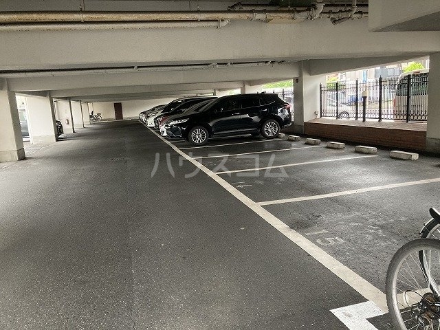 22/30 駐車場