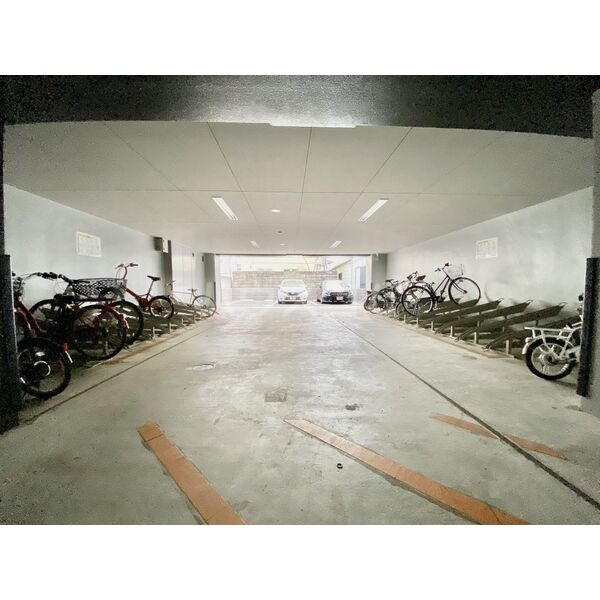 14/18 駐車場