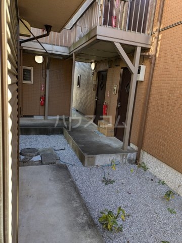 25/25 エントランス