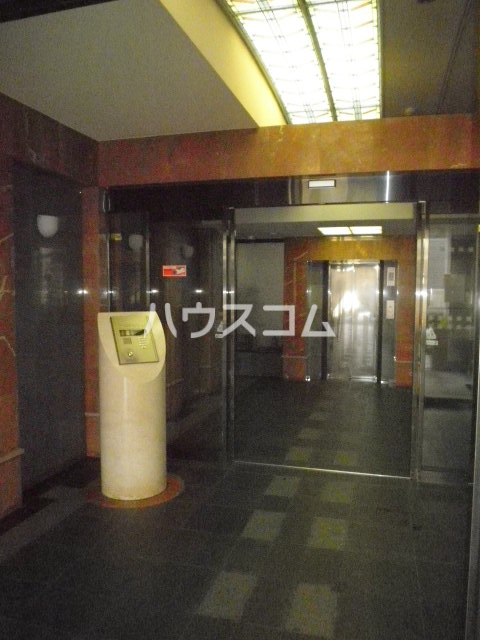 21/25 エントランス