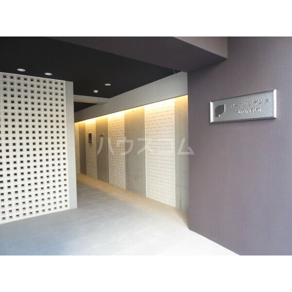 2/5 エントランス